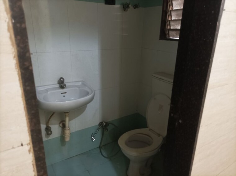 Bathroom, kabra-galaxy-star-1 2 Bedroom 1070 Sq.Ft. Apartment In Brahmand Thane 10071624