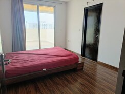 4 BHK + Servant Room,Extra Room Apartment For Rent in Prateek Edifice