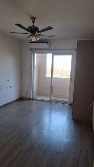 Room in 3 BHK Apartment at Sushma Valencia, International Airport Road – for Rent