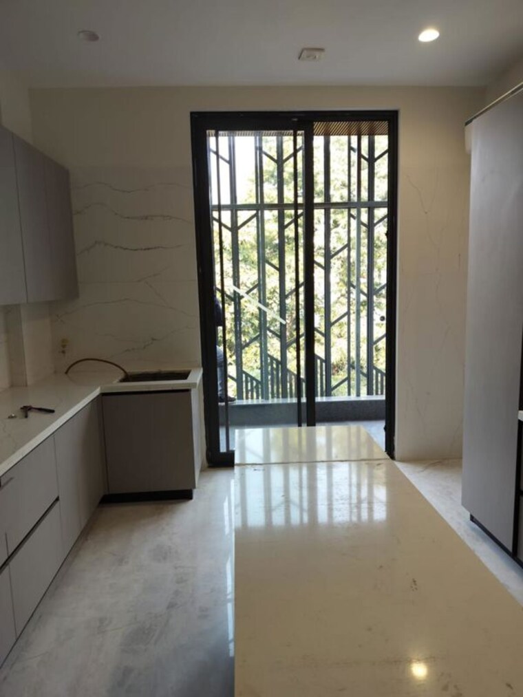 Kitchen, sector 52 2 Bedroom 200 Sq.Yd. Apartment In Sector 52 Gurgaon 10071657