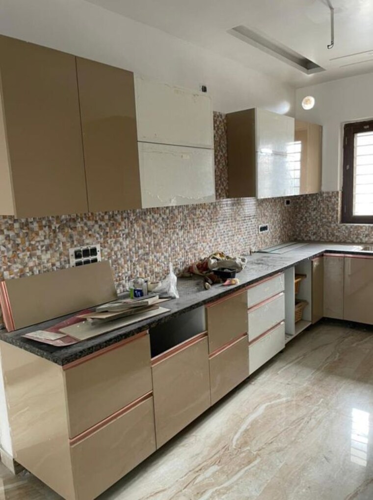 Kitchen, bptp-district-phase-2 3 Bedroom 145 Sq.Yd. Builder Floor In Sector 84 Faridabad 10071626