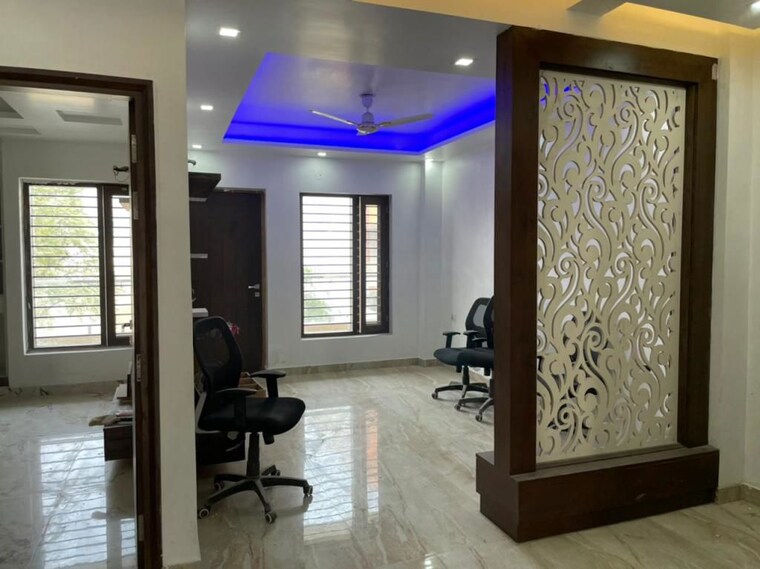 Living Room, bptp-district-phase-2 3 Bedroom 145 Sq.Yd. Builder Floor In Sector 84 Faridabad 10071626