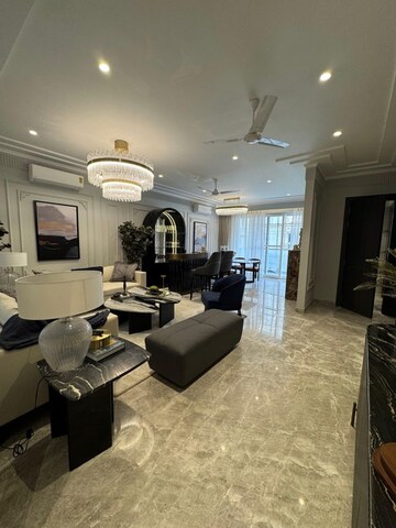 Team Area in 3 BHK Builder Floor at Unitech Arcadia, South City 2 – for Sale