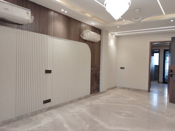 Room in 3 BHK Builder Floor at East Of Kailash – for Sale