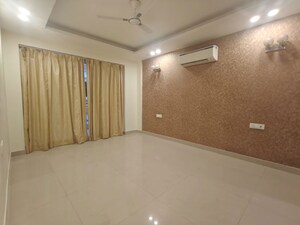 Room in 4 BHK Apartment at Aradhya Homes, Sector 67a – for Rent