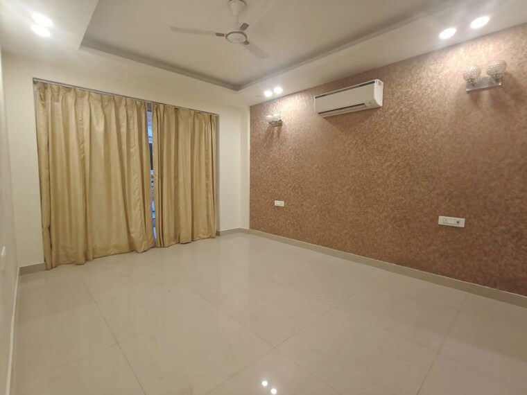 Room, aradhya-homes 4 Bedroom 2200 Sq.Ft. Apartment In Sector 67a Gurgaon 10071867