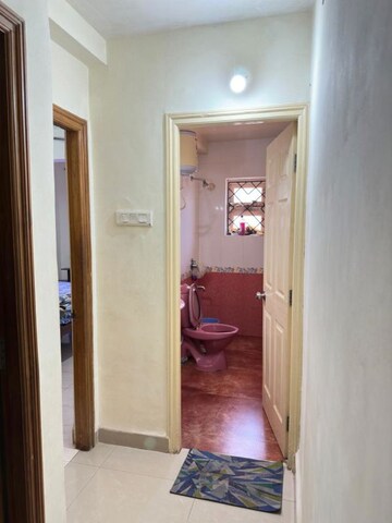 Bathroom in 3 BHK Apartment at Dona Paula – for Rent