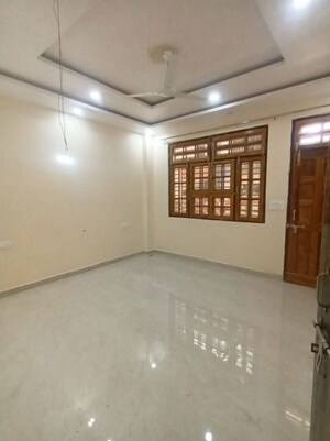 Room in 3 BHK Builder Floor at Stellar Okas Golf View, Sushant Golf City – for Rent