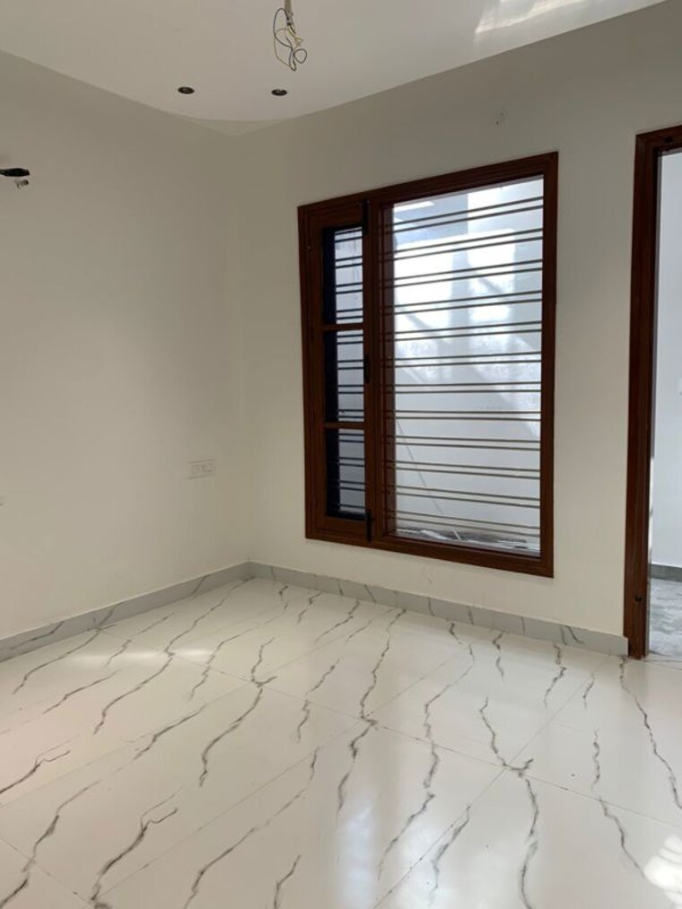 Room, kharar mohali road 3 Bedroom 100 Sq.Yd. Villa In Kharar Mohali Road Kharar 10071969