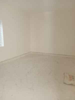 Room in 3 BHK Apartment at Kokapet – for Sale