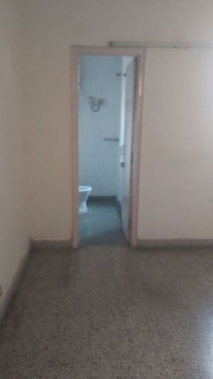 Bathroom in 3.5 BHK Apartment at Mayur Vihar – for Rent