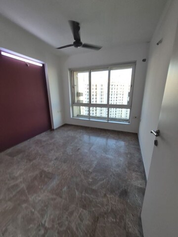 Room in 2 BHK Apartment at Hiranandani Villa Grand, Ghodbunder Road – for Rent