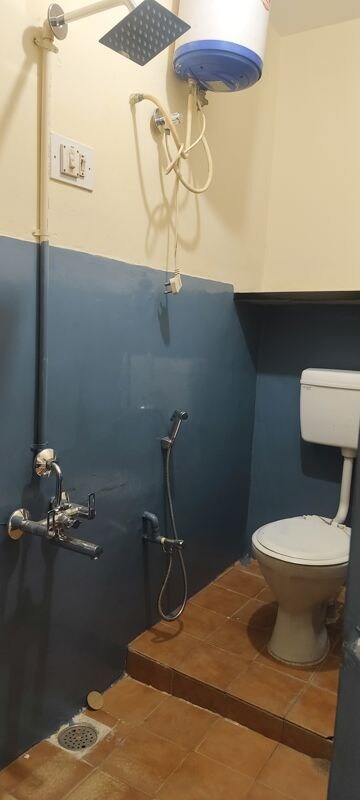 Furnished Amenities in 1 BHK Builder Floor at Jeevan Bima Nagar – for Rent