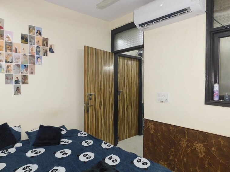 Bedroom, govindpuri 2 Bedroom 50 Sq.Yd. Builder Floor In Govindpuri Delhi 10072010