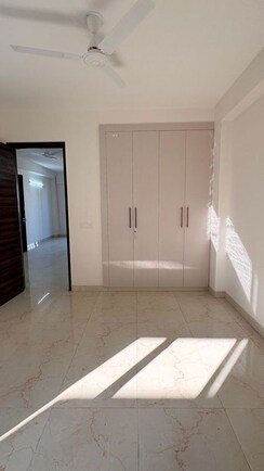 2 BHK Apartment For Rent in Pyramid Elite