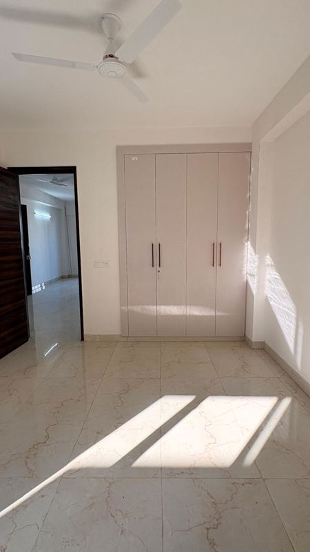 2 BHK Apartment For Rent in Pyramid Elite