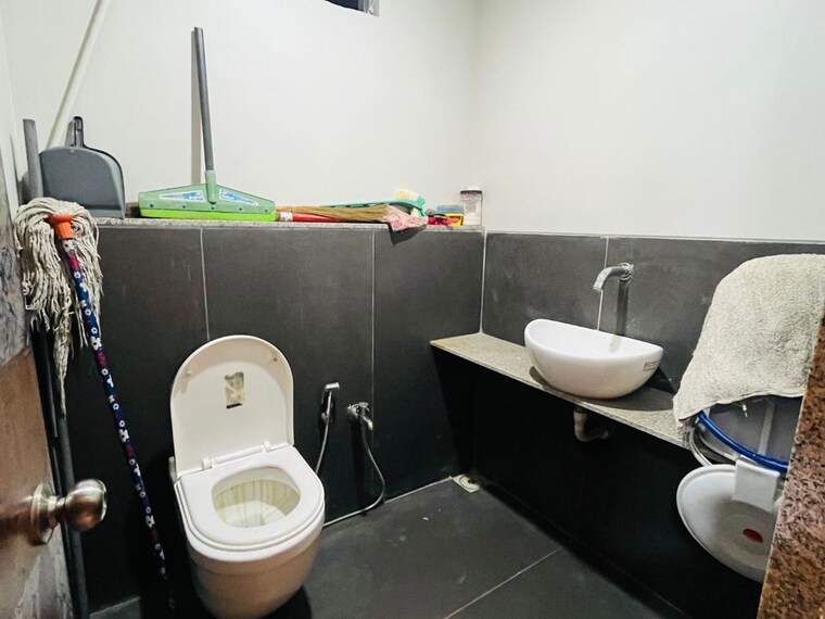 Team Area, thaltej Commercial Office Space 730 Sq.Ft. In Thaltej Ahmedabad 10072321