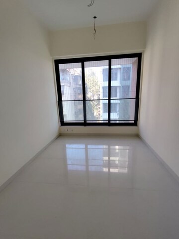 Room in 2.5 BHK Apartment at Khar Laxmi Nivas, Khar West – for Sale