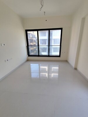 Room in 2.5 BHK Apartment at Khar Laxmi Nivas, Khar West – for Sale