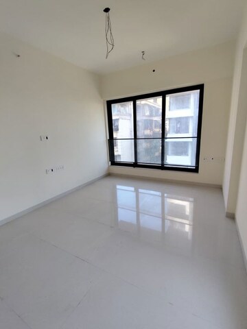 Room in 2.5 BHK Apartment at Khar Laxmi Nivas, Khar West – for Sale