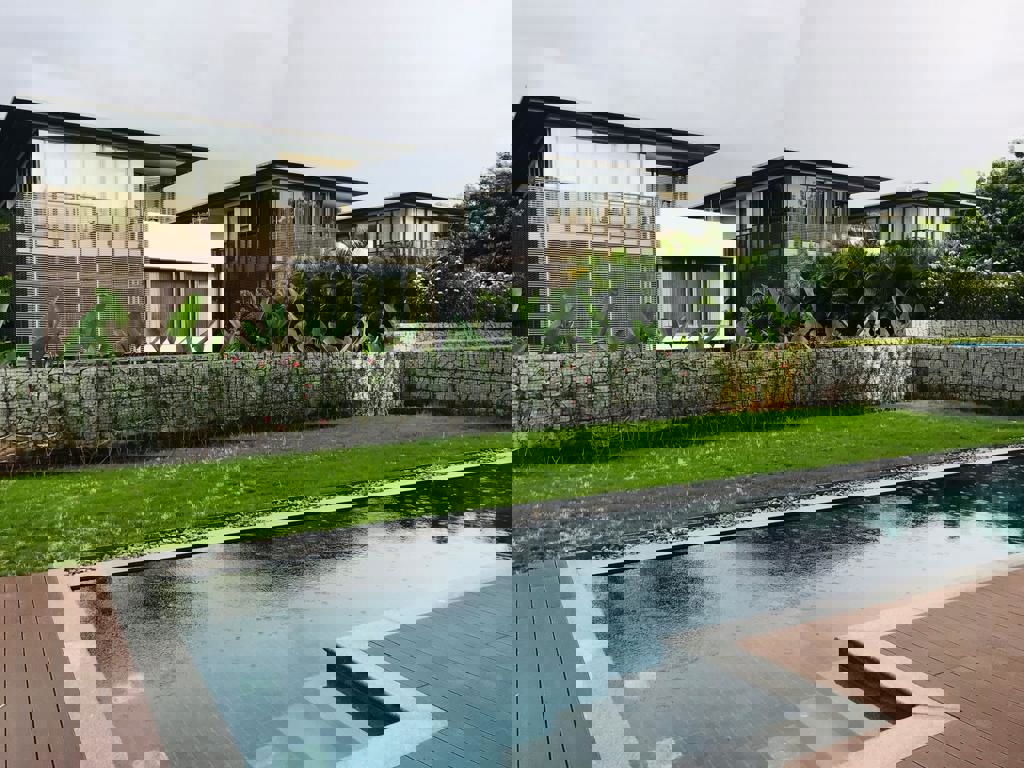 5 BHK + Pooja Room,Servant Room,Extra Room 5900 Sq.Ft. Villa in Embassy Boulevard