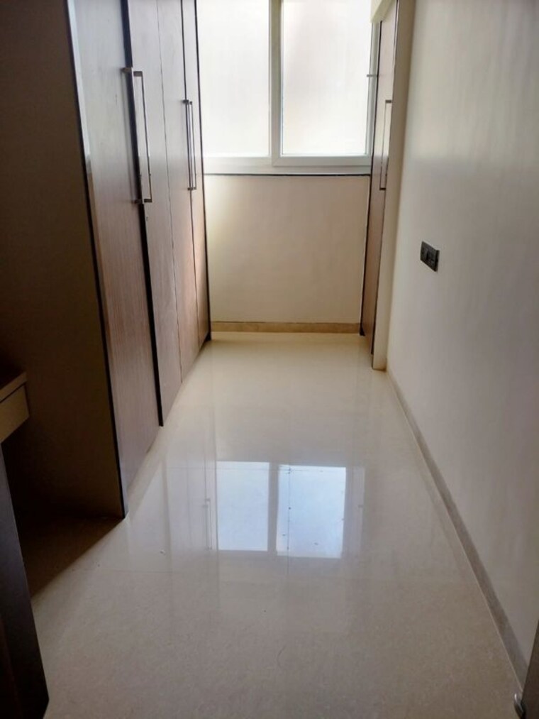 Room, rama-krishna 4 Bedroom 2000 Sq.Ft. Apartment In Khar West Mumbai 10072409