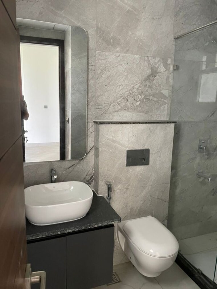 Bathroom, smart-world-orchard 3 Bedroom 1680 Sq.Ft. Apartment In Sector 61 Gurgaon 10072476