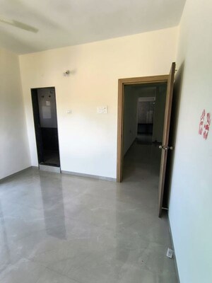 Room in 2 BHK Apartment at Kharadi – for Rent
