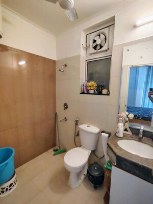 Team Area in 2 BHK Apartment at Ansal API Esencia, Sector 67 – for Rent