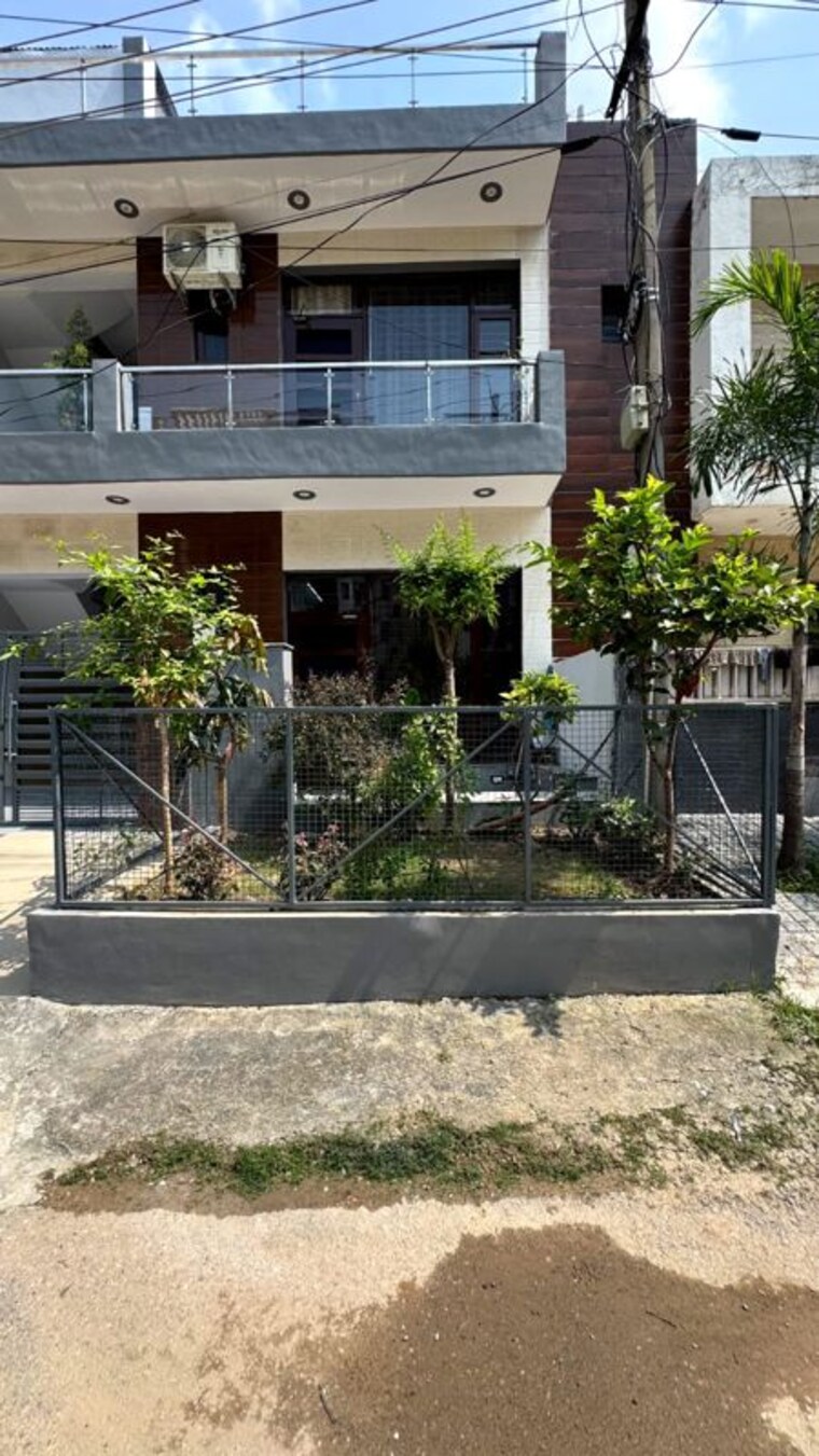 Balcony, sector 127 4 Bedroom 142 Sq.Yd. Villa In Sector 127 Mohali 10058331