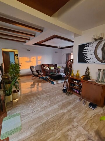 Living Room in 3 BHK Apartment at Khar West – for Rent