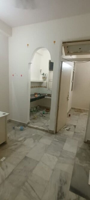 Bathroom in 1.5 BHK Builder Floor at Mayur Vihar – for Rent