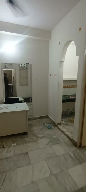Bathroom in 1.5 BHK Builder Floor at Mayur Vihar – for Rent
