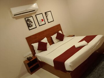 Bedroom in 1 BHK Builder Floor at Ansal Sushant Lok I, Sector 43 – for Rent