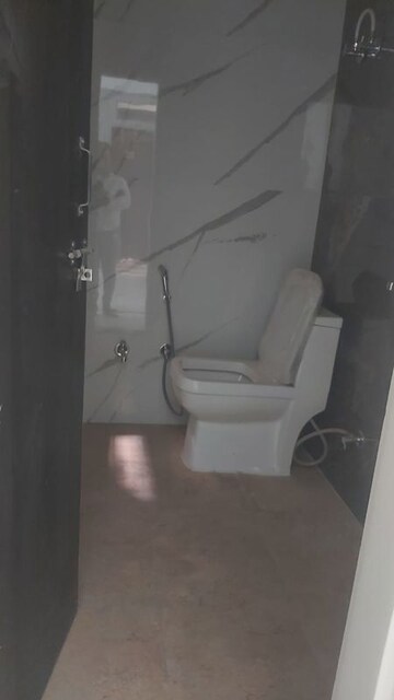 Bathroom in 1.5 BHK Apartment at Mayur Vihar – for Sale