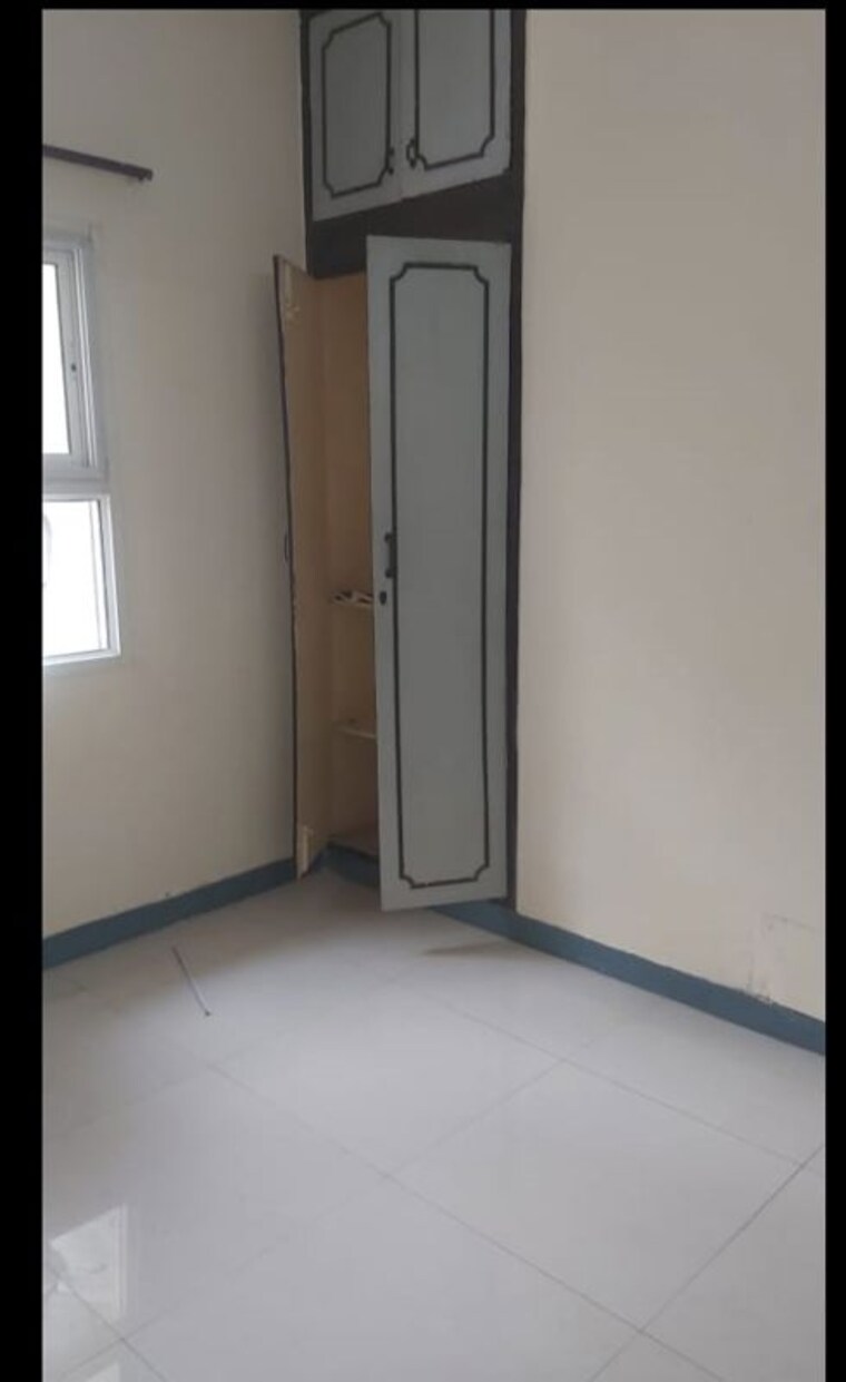 Room, mayur vihar 1.5 Bedroom 680 Sq.Ft. Apartment In Mayur Vihar Delhi 10072679