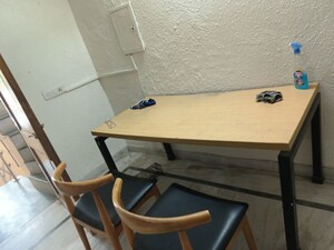 Master Bedroom in 3 BHK Villa at Dlf Phase ii – for Rent