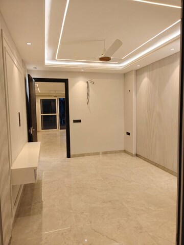 Room in 3 BHK Builder Floor at Ansal Sushant Lok I, Sector 43 – for Rent