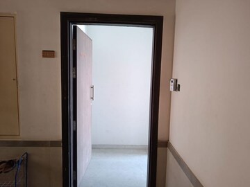 Room in 1 BHK Apartment at Lodha Crown Quality Homes, Majiwada – for Rent