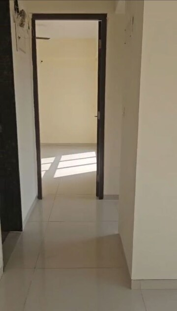 Room in 1 BHK Apartment at Godrej Tranquil, Kandivali East – for Rent