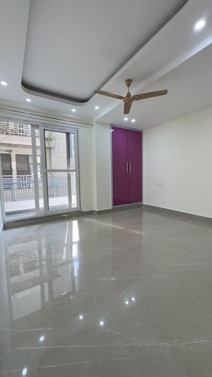 Room in 1 BHK Apartment at Palm Residency Chhatarpur, Chattarpur – for Rent