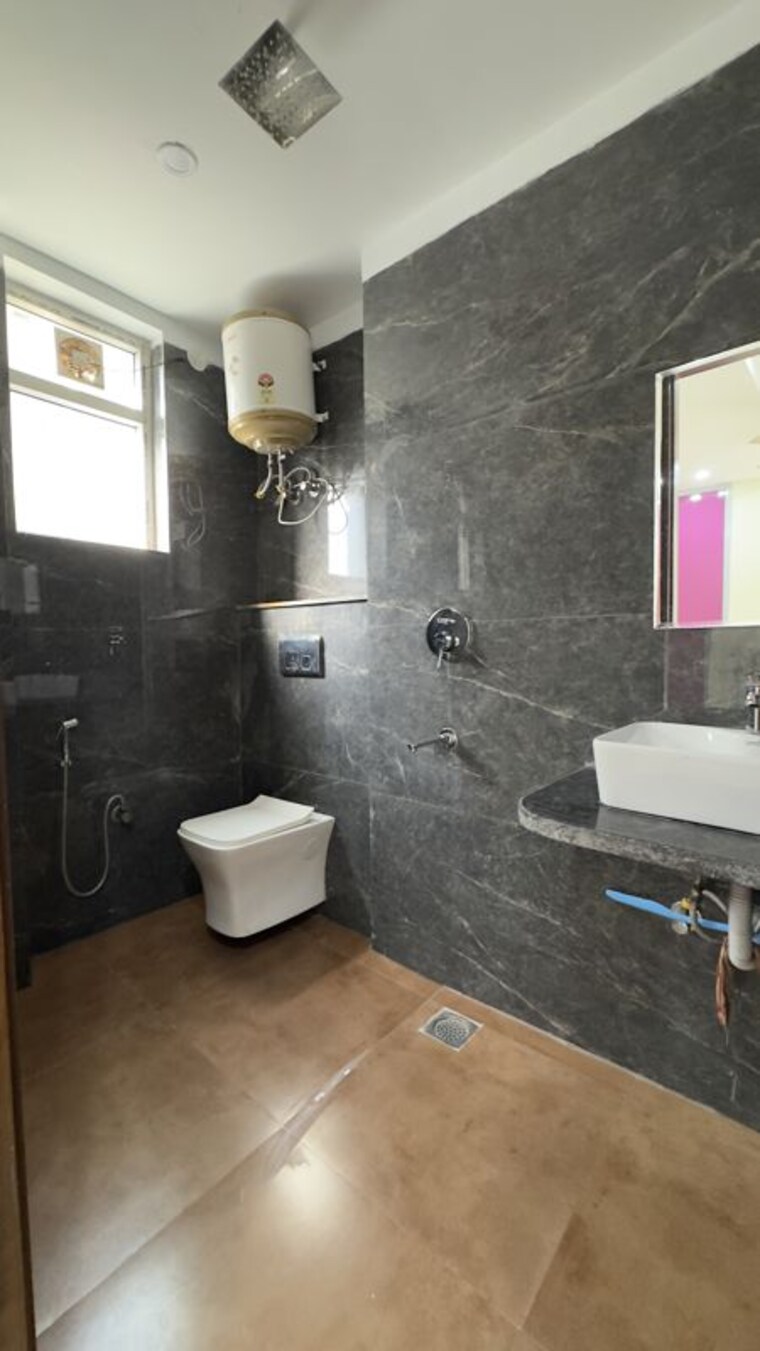 Bathroom, palm-residency-chhatarpur 1 Bedroom 500 Sq.Ft. Apartment In Chattarpur Delhi 10072716