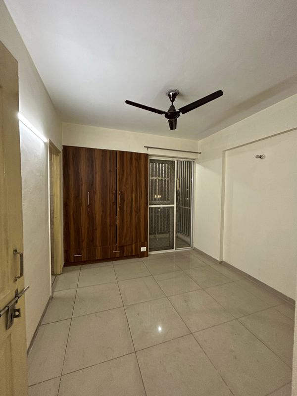 2 BHK Apartment For Rent in Wave Dream Homes