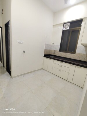 Room in 1 BHK Apartment at Alamdar The Auro, Lower Parel – for Rent