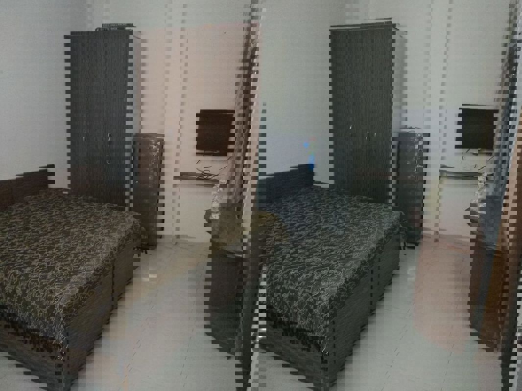 1 RK Builder Floor For Rent in Dlf City Phase 3