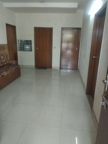 Room in 1 RK Builder Floor at Dlf City Phase 3 – for Rent