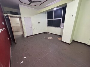 Master Bedroom in 2 BHK Builder Floor at Husainganj – for Rent