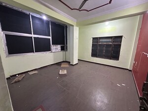 2 BHK Builder Floor For Rent in Husainganj