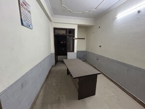 Bedroom in 2 BHK Builder Floor at Husainganj – for Rent