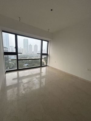 Room in 4 BHK Apartment at Lodha The Park, Worli – for Rent